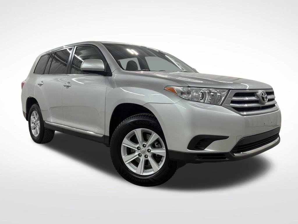 Used 2013 Toyota Highlander FWD w/ Cold Weather Pkg image 3