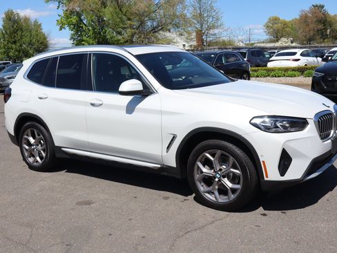 Used 2024 BMW X3 xDrive30i w/ Premium Package AWD/4WD image 4
