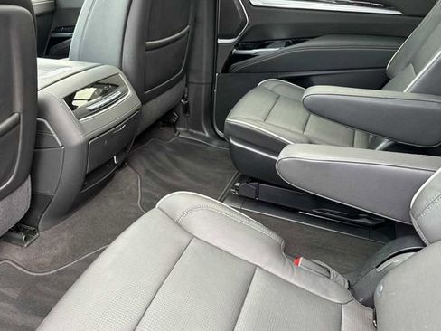 Certified 2025 Cadillac Escalade Premium Luxury image 12