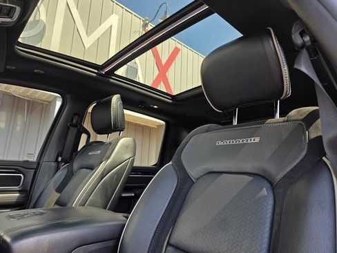 Used 2022 RAM 1500 Laramie AWD/4WD image 12