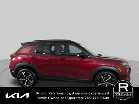 Used 2023 Chevrolet TrailBlazer RS FWD image 2