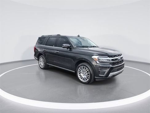Used 2022 Ford Expedition Limited image 2