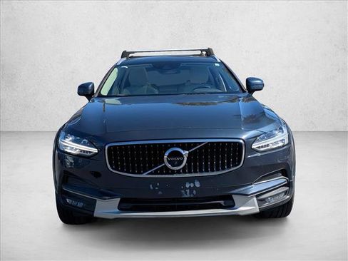 Used 2019 Volvo V90 T5 Cross Country w/ Advanced Package image 2