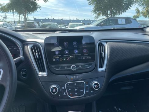 Used 2024 Chevrolet Malibu LT image 17