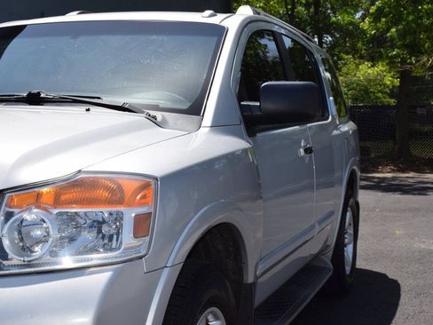 Used 2014 Nissan Armada SV AWD/4WD image 3