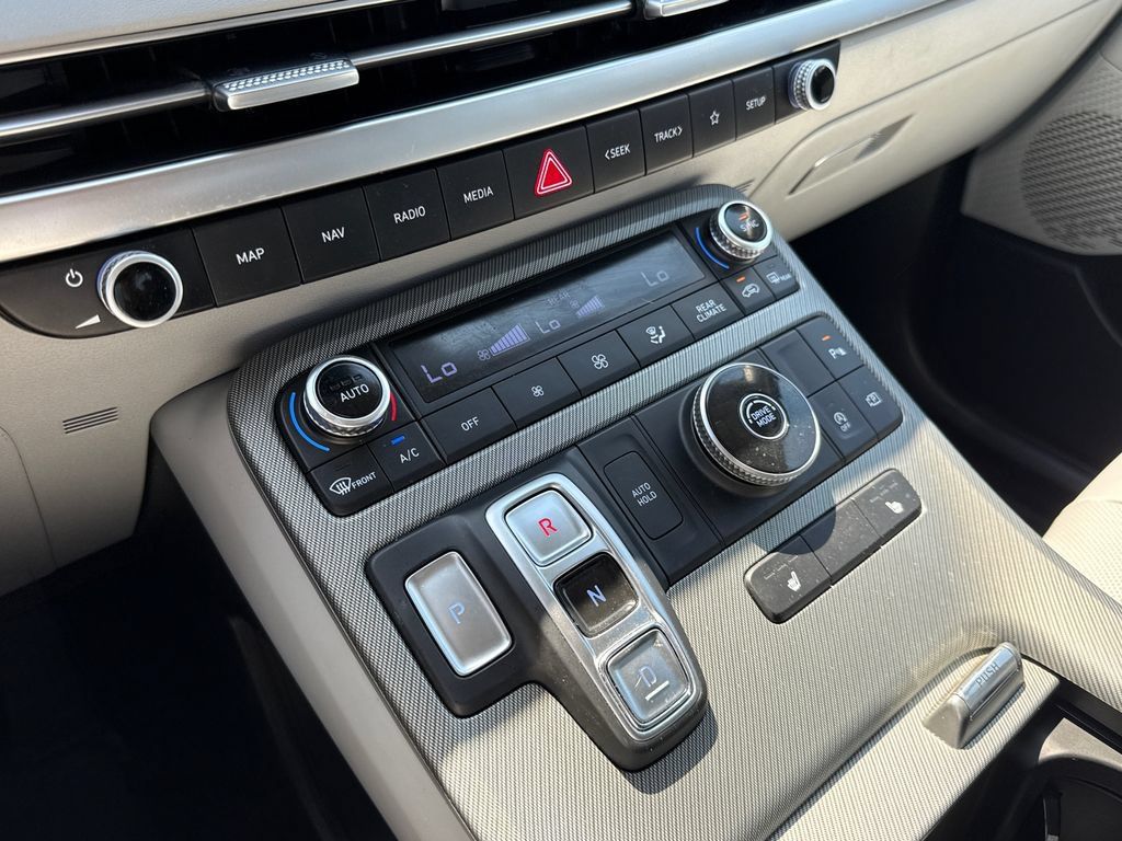 Used 2024 Hyundai Palisade SEL FWD image 25