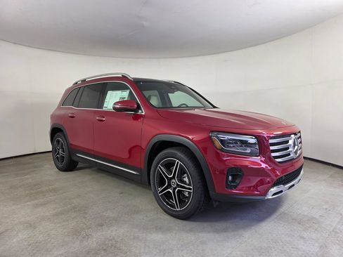 New 2026 Mercedes-Benz GLB 250 image 1