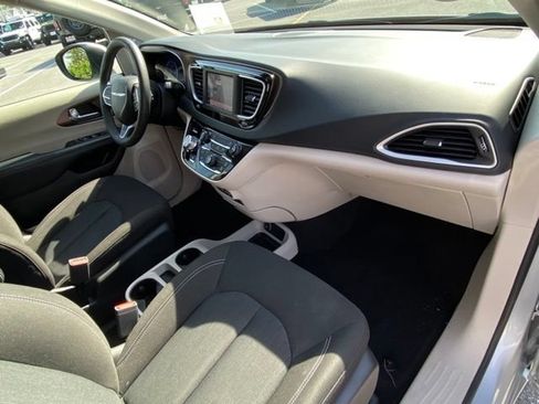 Used 2023 Chrysler Voyager LX FWD image 23