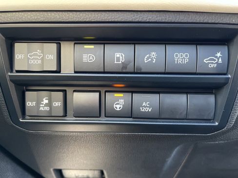 Used 2023 Toyota Tundra Capstone image 18