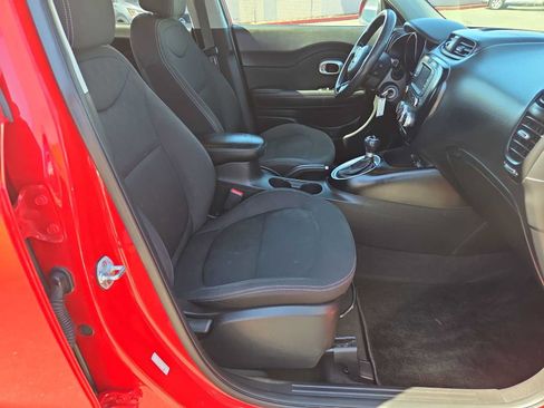 Used 2019 Kia Soul FWD image 22