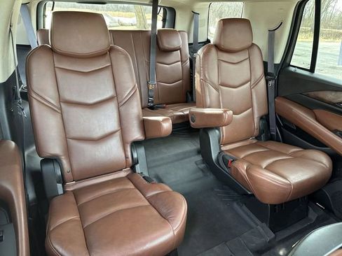 Used 2017 Cadillac Escalade Premium Luxury image 28