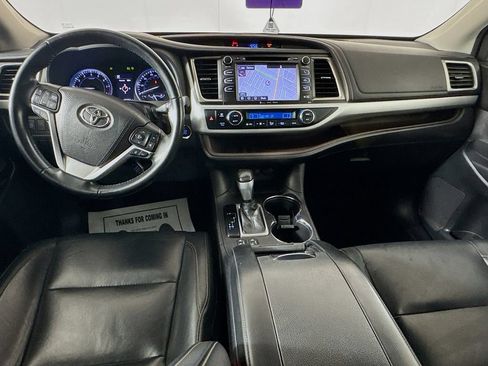 Used 2018 Toyota Highlander XLE FWD image 27