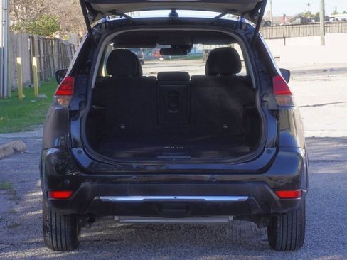 Used 2019 Nissan Rogue SV image 6