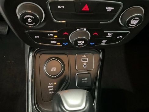 Used 2019 Jeep Compass Altitude image 13