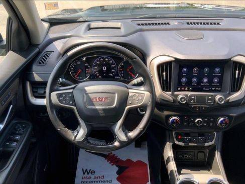 Used 2022 GMC Terrain Denali w/ Denali Premium Package AWD/4WD image 5