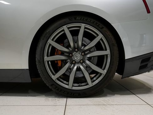 Used 2016 Nissan GT-R Premium AWD/4WD image 8