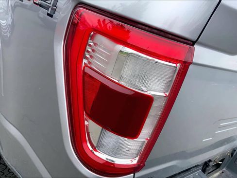 Used 2021 Ford F150 Lariat w/ Trailer Tow Package image 29