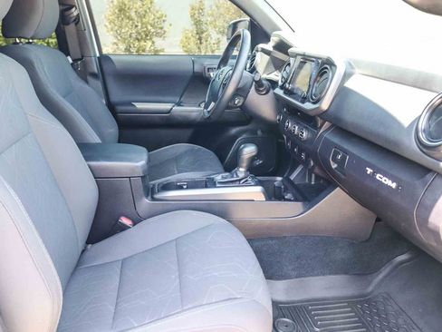 Used 2016 Toyota Tacoma TRD Off-Road w/ Towing Package RWD image 16
