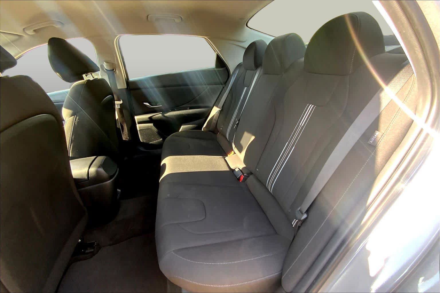 Used 2024 Hyundai Elantra SEL FWD image 20
