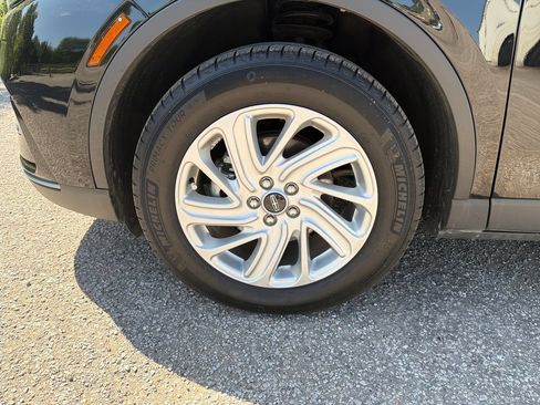 Used 2024 Lincoln Corsair AWD image 11