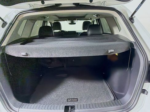 Used 2023 Volkswagen Taos SE w/ Panoramic Sunroof Package FWD image 28