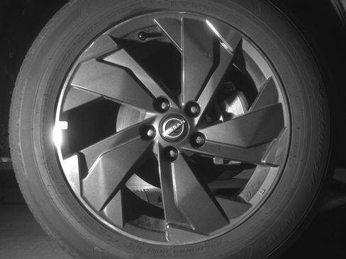 Used 2025 Nissan Rogue SV image 13