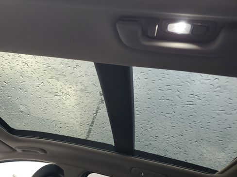 Used 2023 Kia Sportage SX image 25