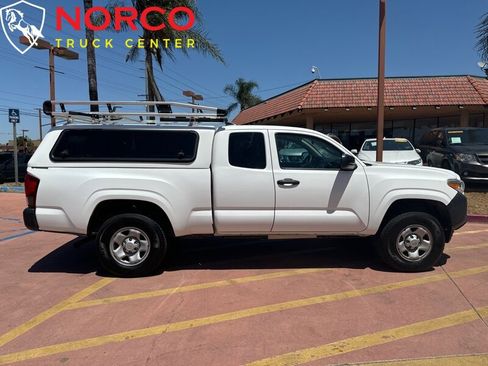 Used 2020 Toyota Tacoma SR image 1