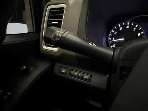 Used 2022 Nissan Frontier SV image 13