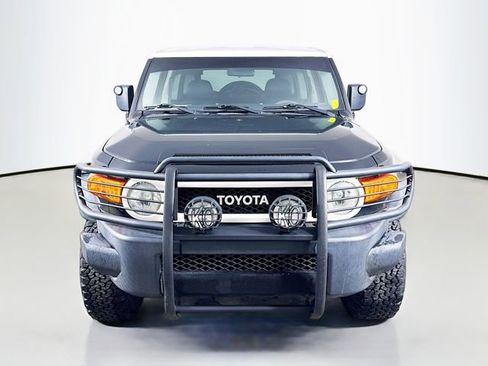 Used 2008 Toyota FJ Cruiser 2WD image 2
