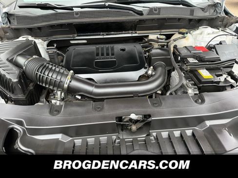 Used 2025 Chevrolet Blazer LT AWD/4WD image 10