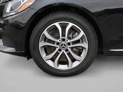 Used 2018 Mercedes-Benz C 300 4MATIC Sedan image 9