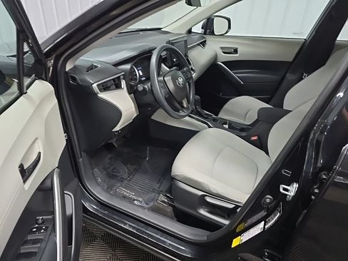 Used 2022 Toyota Corolla Cross L AWD/4WD image 28