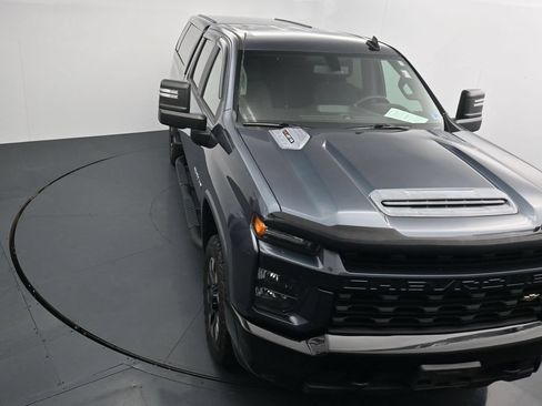 Used 2020 Chevrolet Silverado 2500 Custom w/ Custom Value Package AWD/4WD image 10