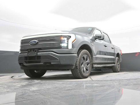 Used 2023 Ford F150 Lightning Lariat image 35