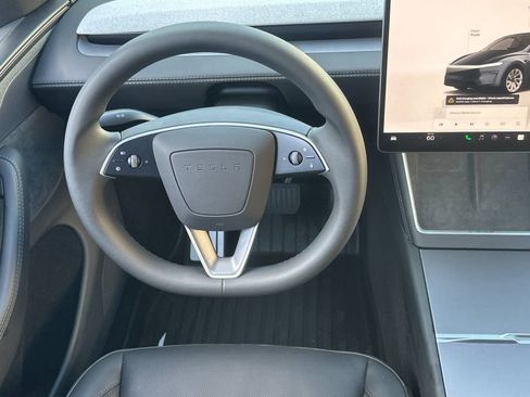 Used 2026 Tesla Model Y Long Range AWD/4WD image 14