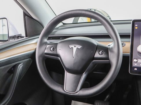 Used 2023 Tesla Model Y Long Range image 12