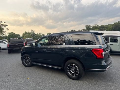 Used 2023 Ford Expedition XLT AWD/4WD image 4