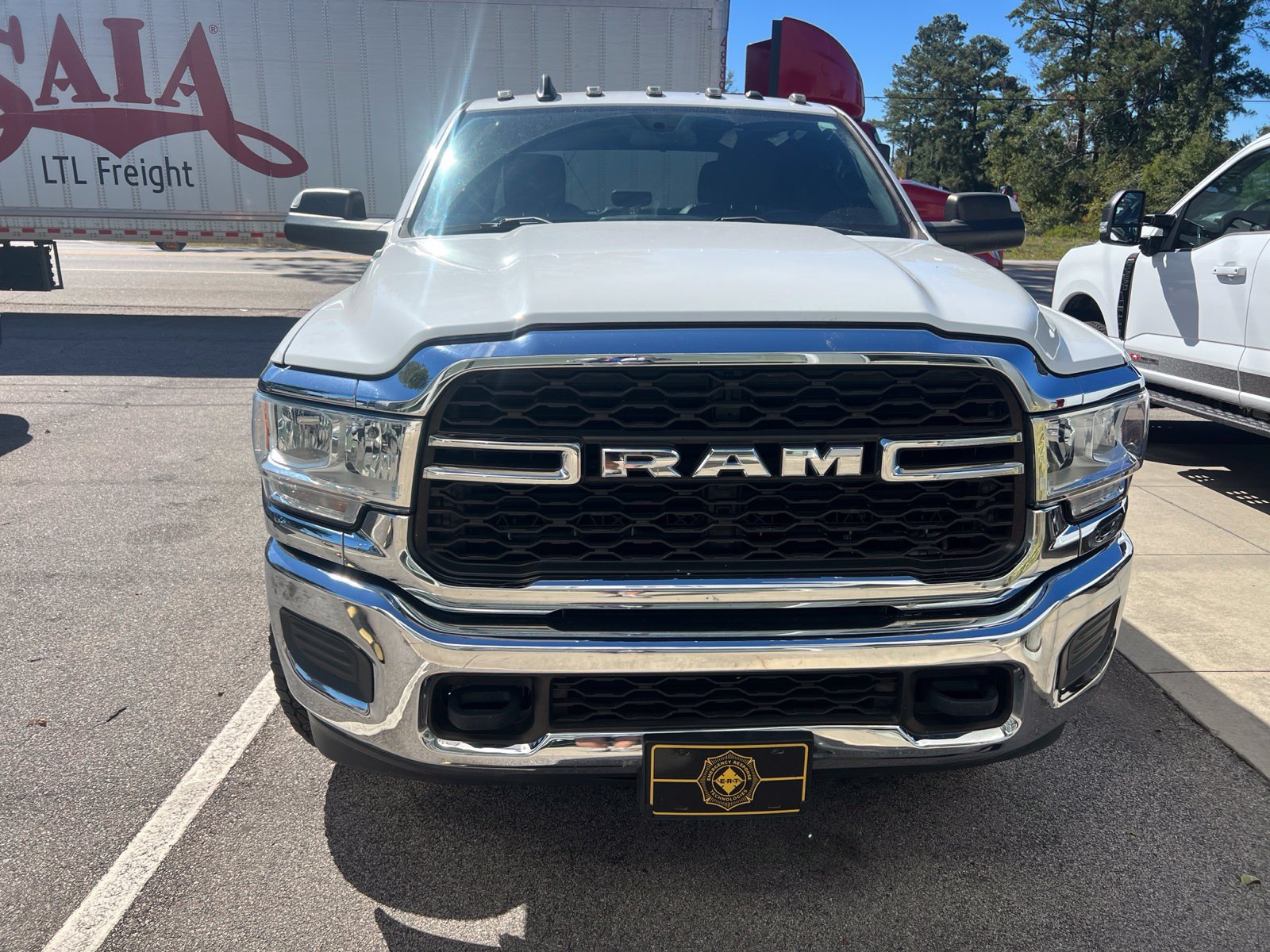 Used 2021 RAM 3500 Tradesman w/ Chrome Appearance Group AWD/4WD image 2