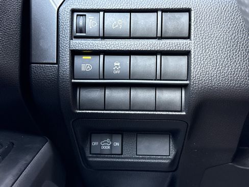 Used 2025 Toyota Tacoma TRD Sport AWD/4WD image 18