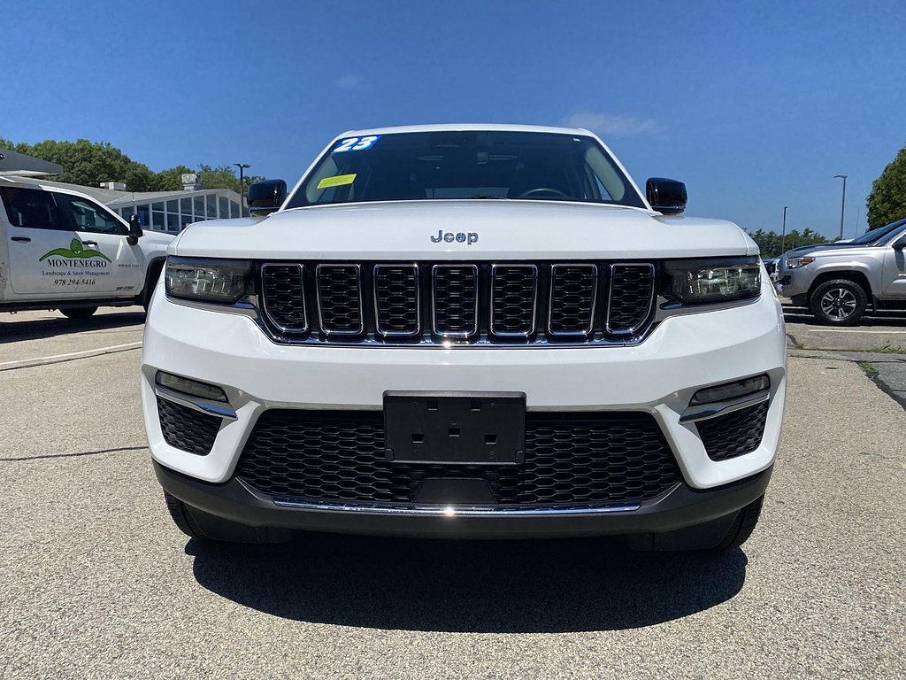 Used 2023 Jeep Grand Cherokee Limited AWD/4WD image 3
