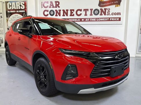 Used 2021 Chevrolet Blazer LT image 2