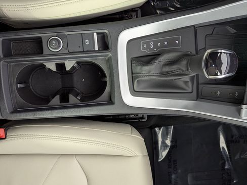 Certified 2025 Audi Q3 2.0T Premium Plus w/ Premium Plus Package image 26