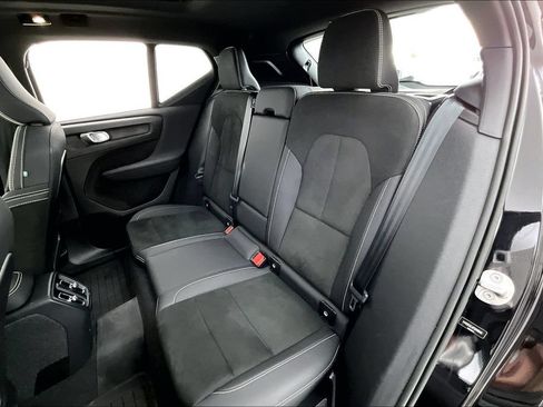 Certified 2023 Volvo XC40 Recharge Plus AWD/4WD image 34