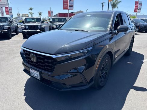 Used 2023 Honda CR-V LX image 2