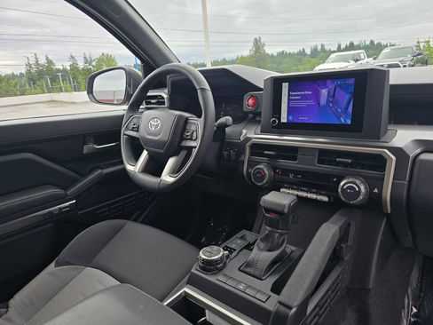 Used 2025 Toyota Tacoma TRD Off-Road w/ TRD Off Road Upgrade Package AWD/4WD image 10