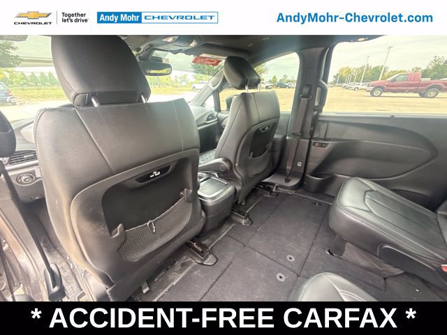 Used 2021 Chrysler Pacifica Touring-L w/ Premium & Safety Sphere Group FWD image 33