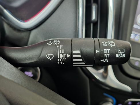 Used 2019 Chevrolet Equinox LT w/ Driver Convenience Package FWD image 32