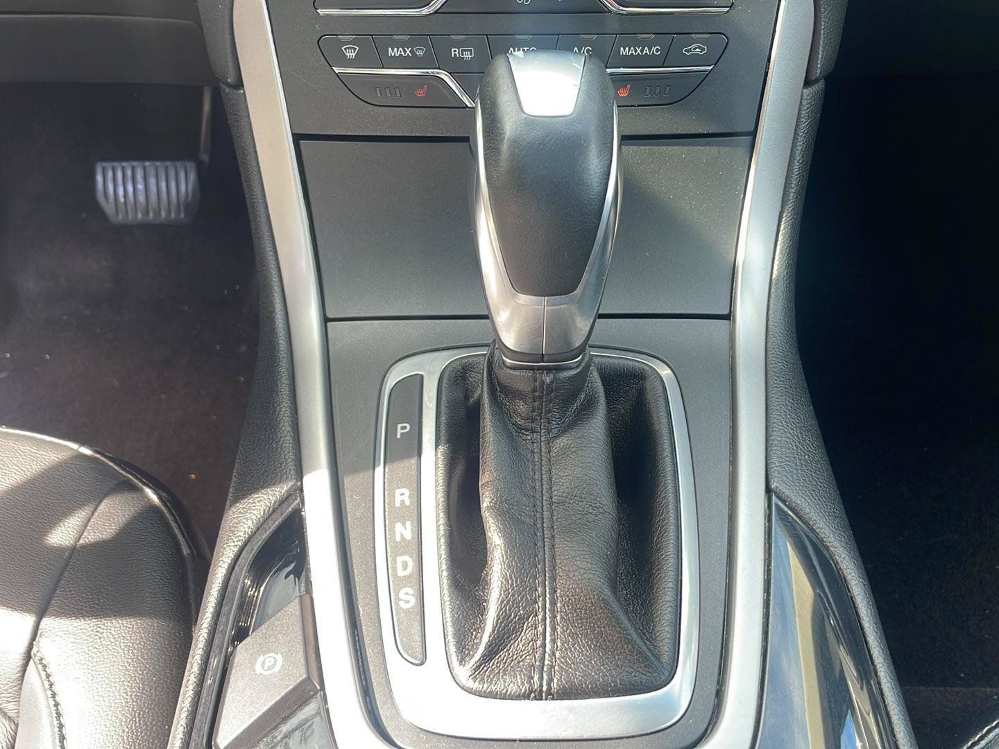 Used 2017 Ford Edge SEL w/ Equipment Group 201A AWD/4WD image 21