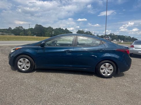 Used 2016 Hyundai Elantra SE FWD image 4